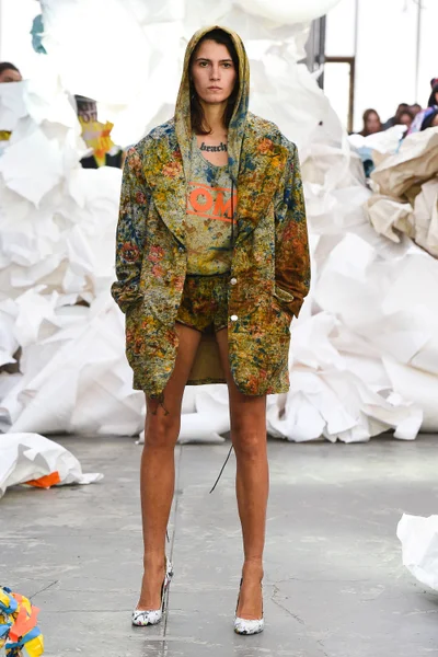 Look 37